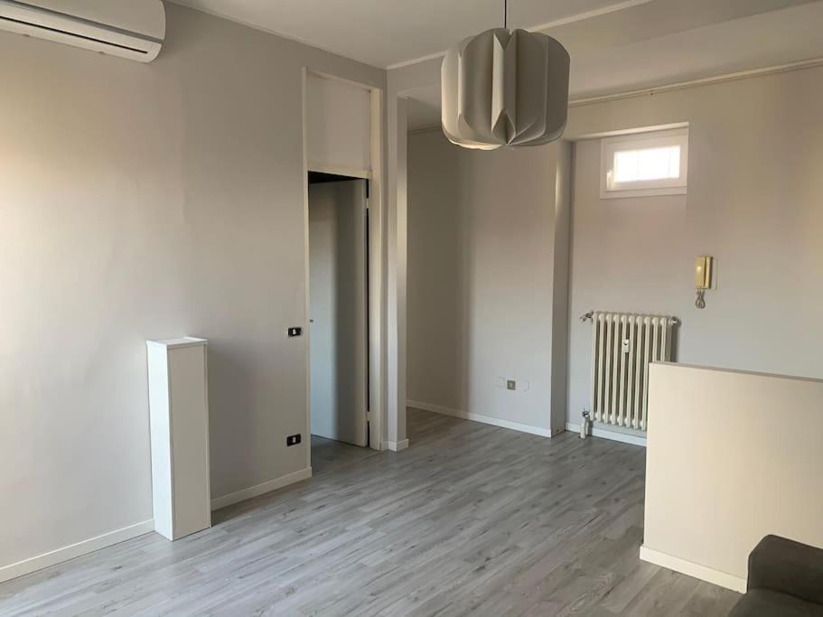 Milano Besana Rent House Milão Exterior foto